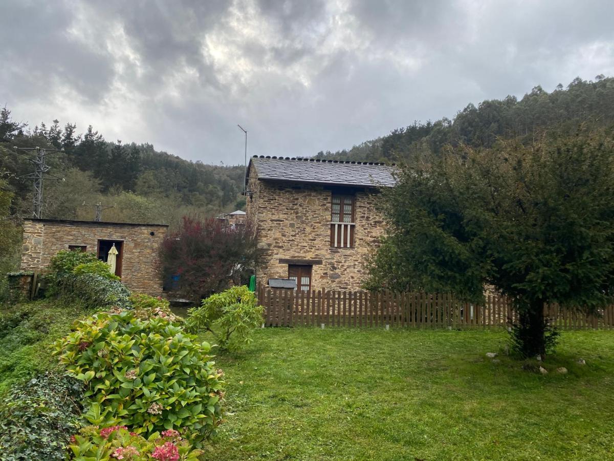 Casas Rurales Tareira En Taramundi Exterior photo